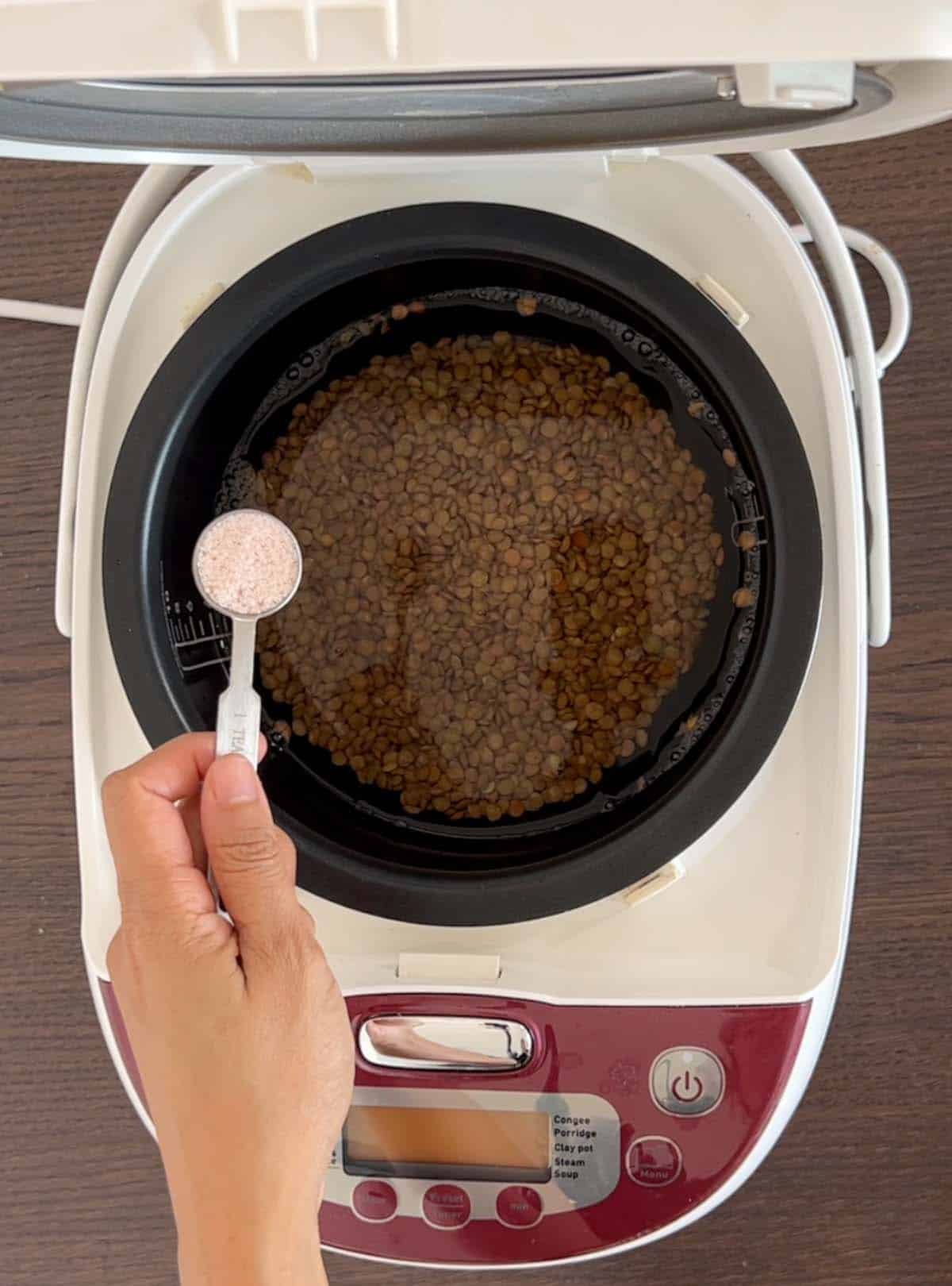 How to cook lentils in rice cooker_5_Add salt