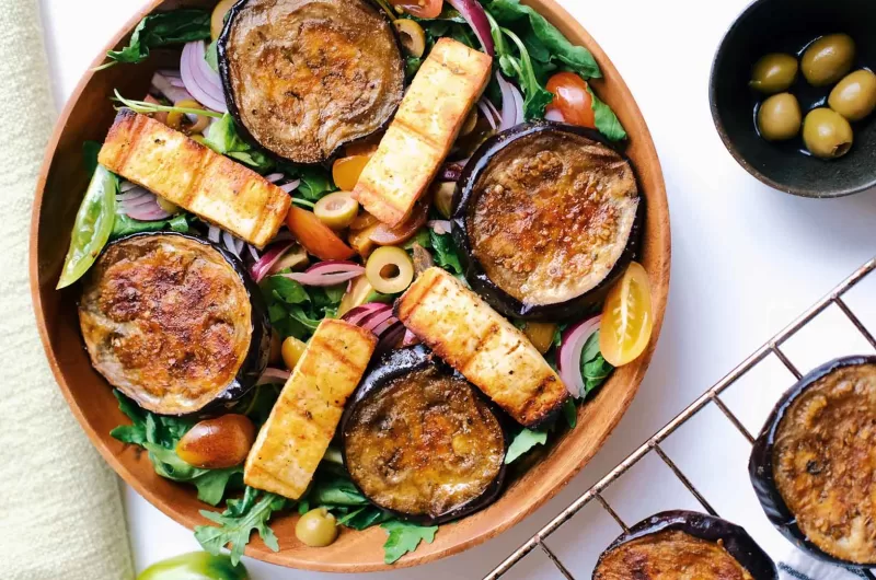 Eggplant salad with halloumi