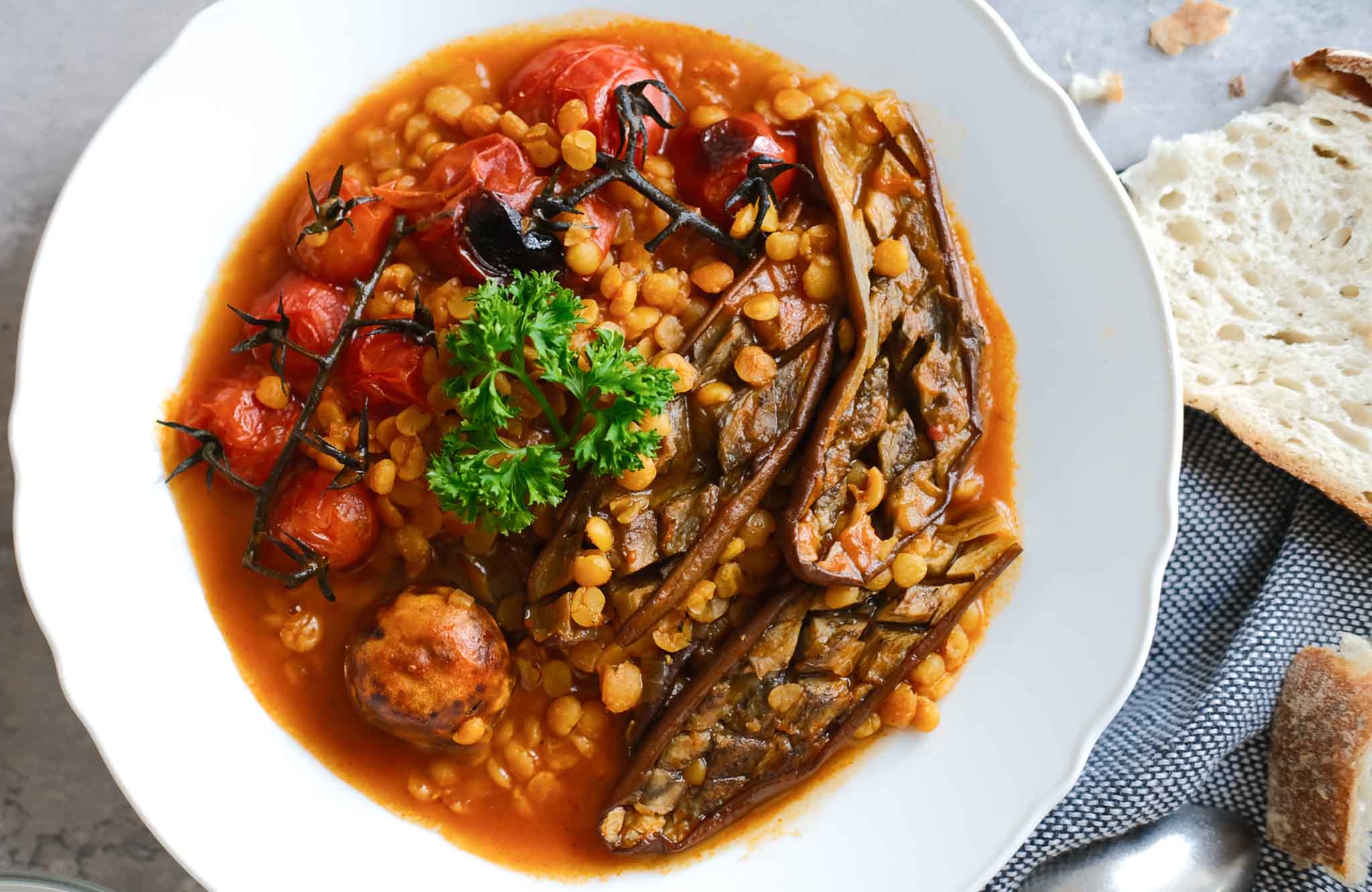 Yellow split peas stew with eggplants and tomatoes