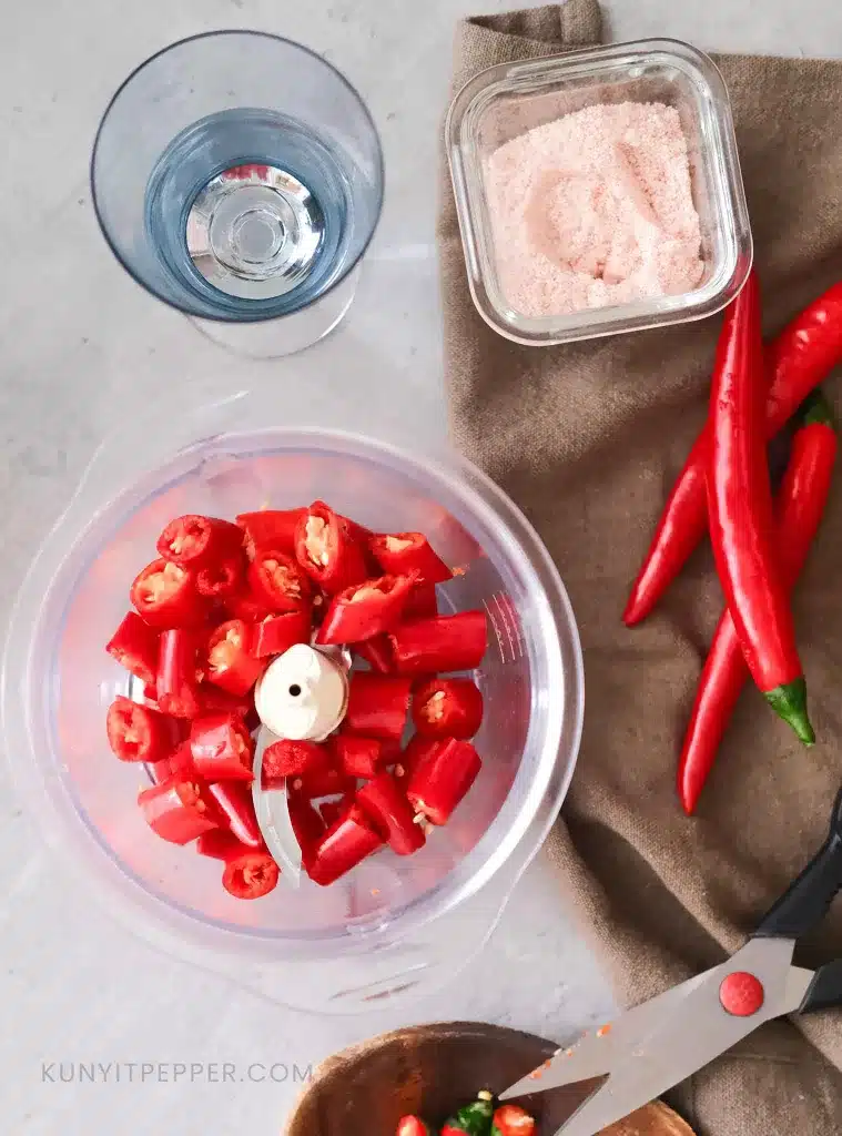 3 Ingredients to make Sambal Oelek Recipe