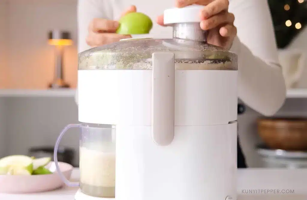 Juicing Pears and Green Apple